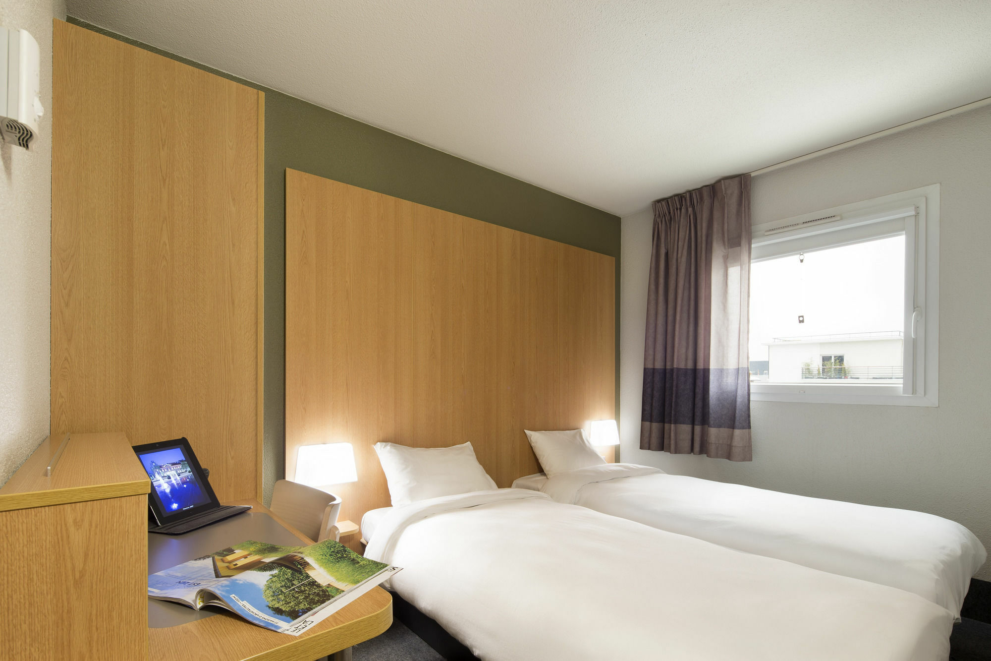 Hotel Inn Design Montluçon Exterior foto